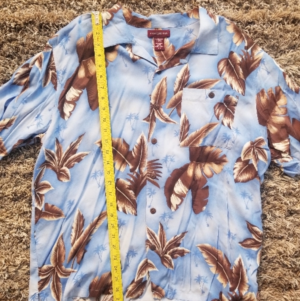 Covington Tropical Print Casual Button Down Shirt in Light Blue Hawaiian